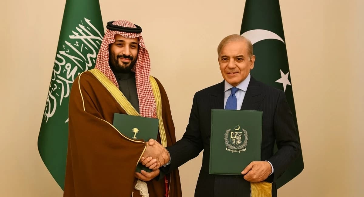 Saudi Arabia and Pakistan Sign Mutual Defense Deal